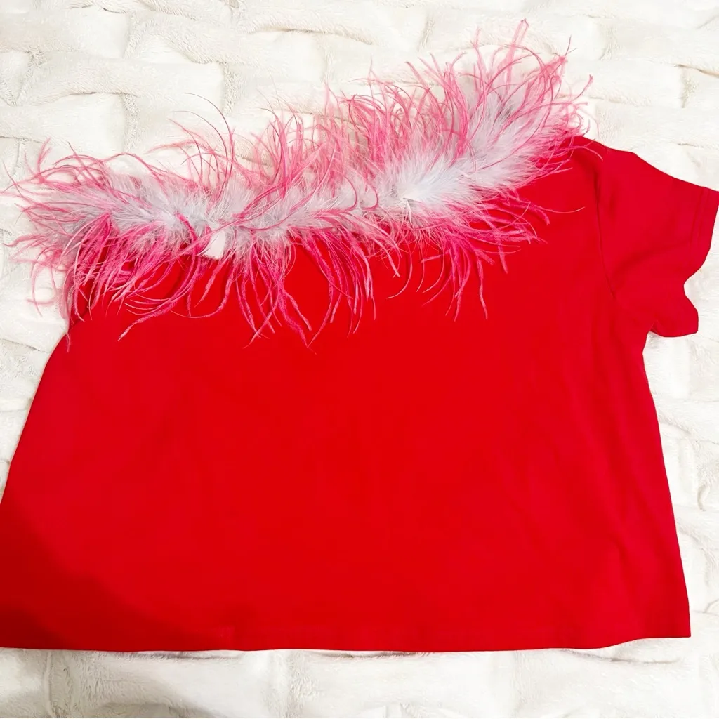 Queen Of Sparkles One Shoulder Feather Tee Top Blouse Red & White XS - Image 6