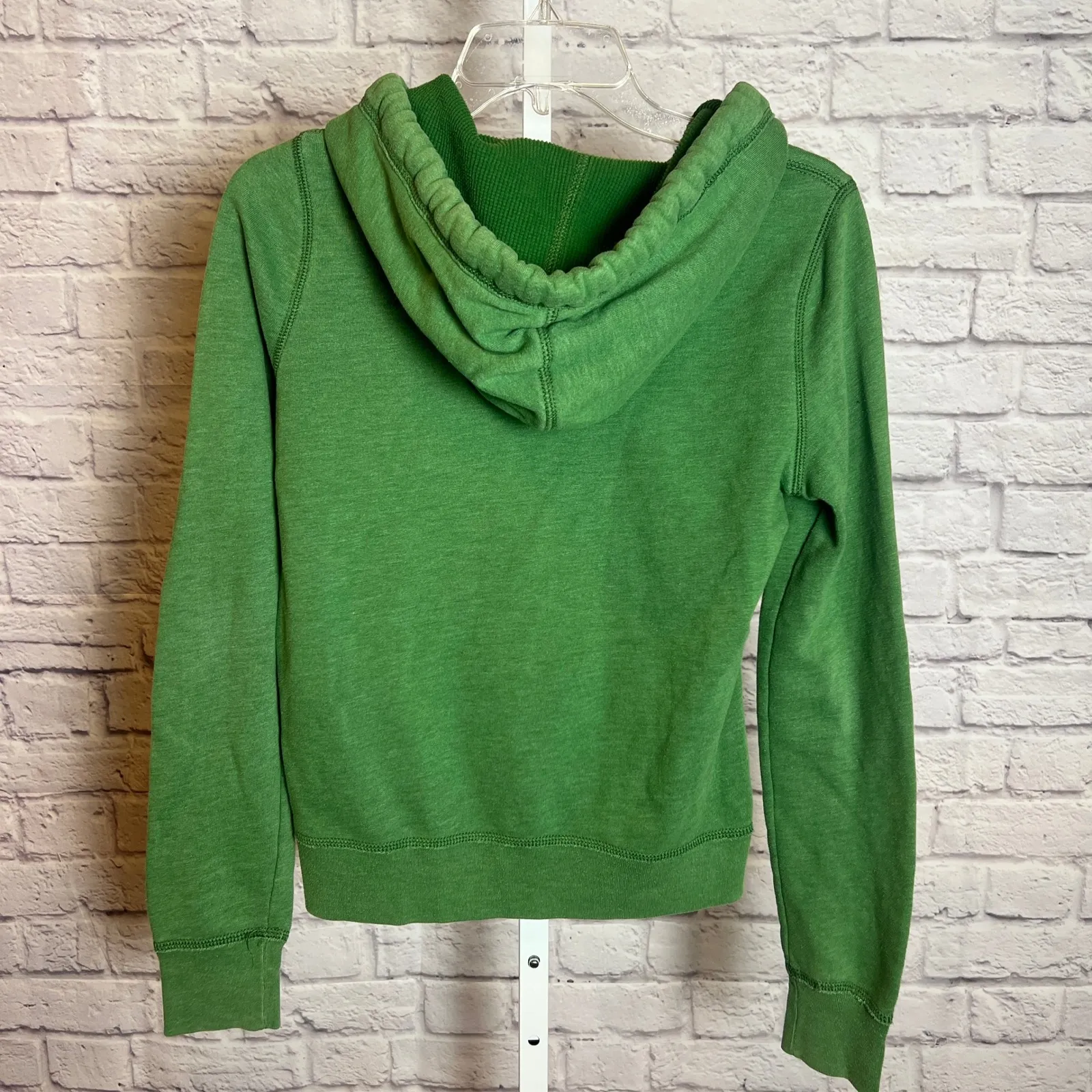 Hollister Women's S Green Pullover Hoodie Logo Graphic Retrocore Preppycore - Image 2