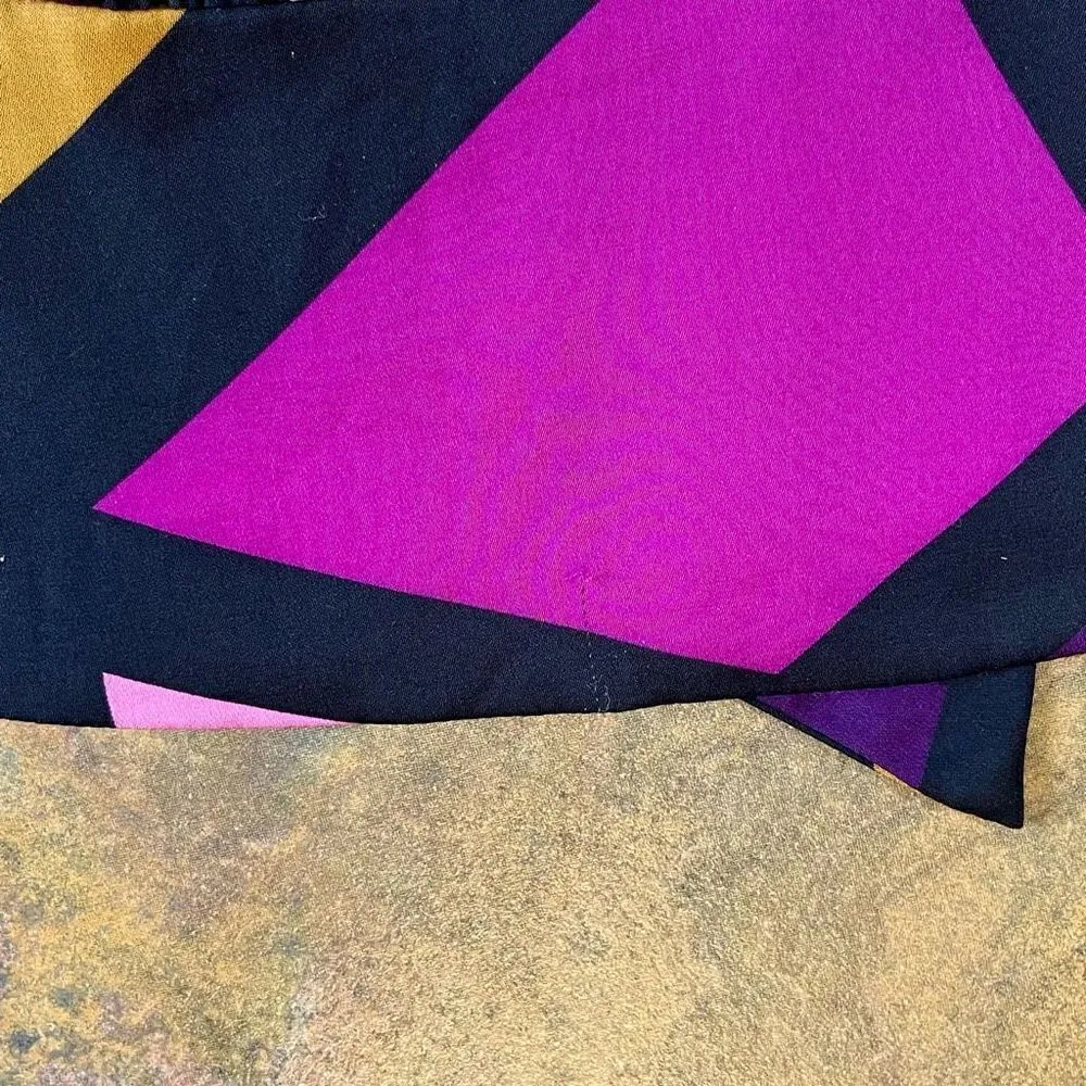 Diane Von Furstenberg Short Sleeve Waist Band Tie Neck Multicolor Silk Blouse Si - Image 9