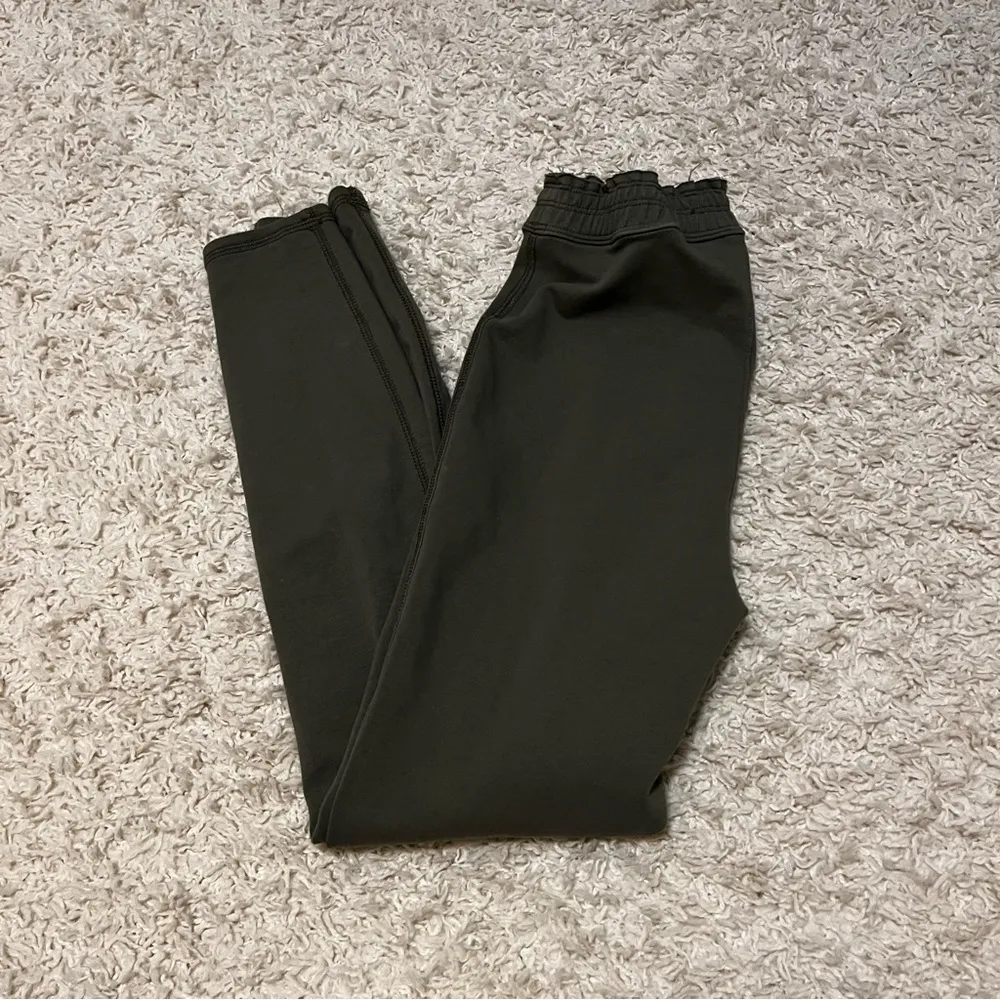 Abercrombie and Fitch Army Green Full Length Leggings size XS - Image 5