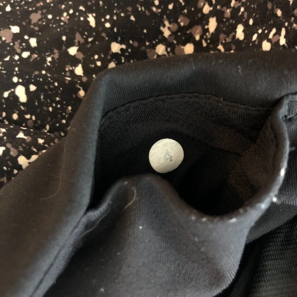 Lululemon Womens Fast As Light Shorts Lined Scalloped Splatter White Black 4 - Image 3