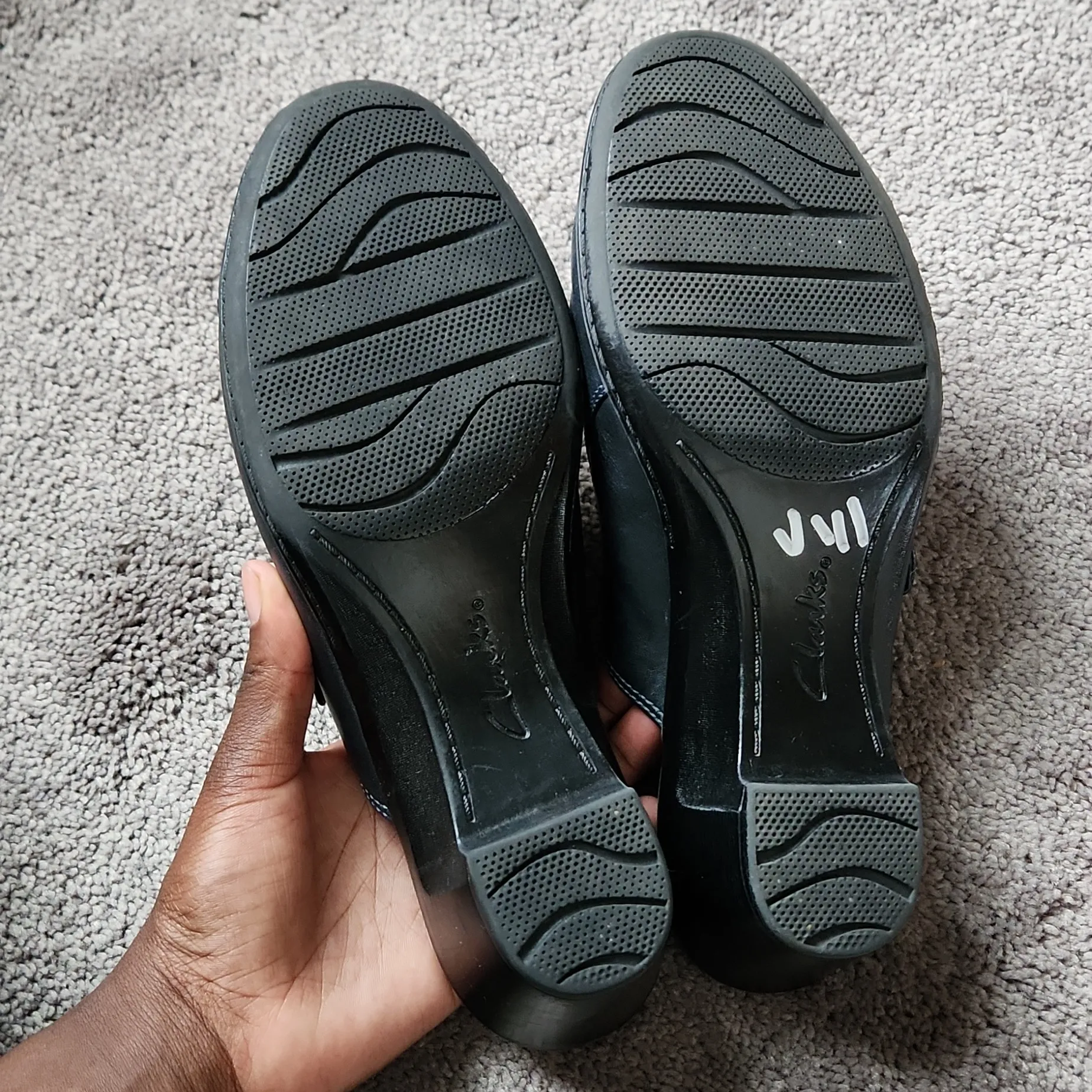 Clarks Navy Bendables Shoes SIZE 8.5 - Image 4