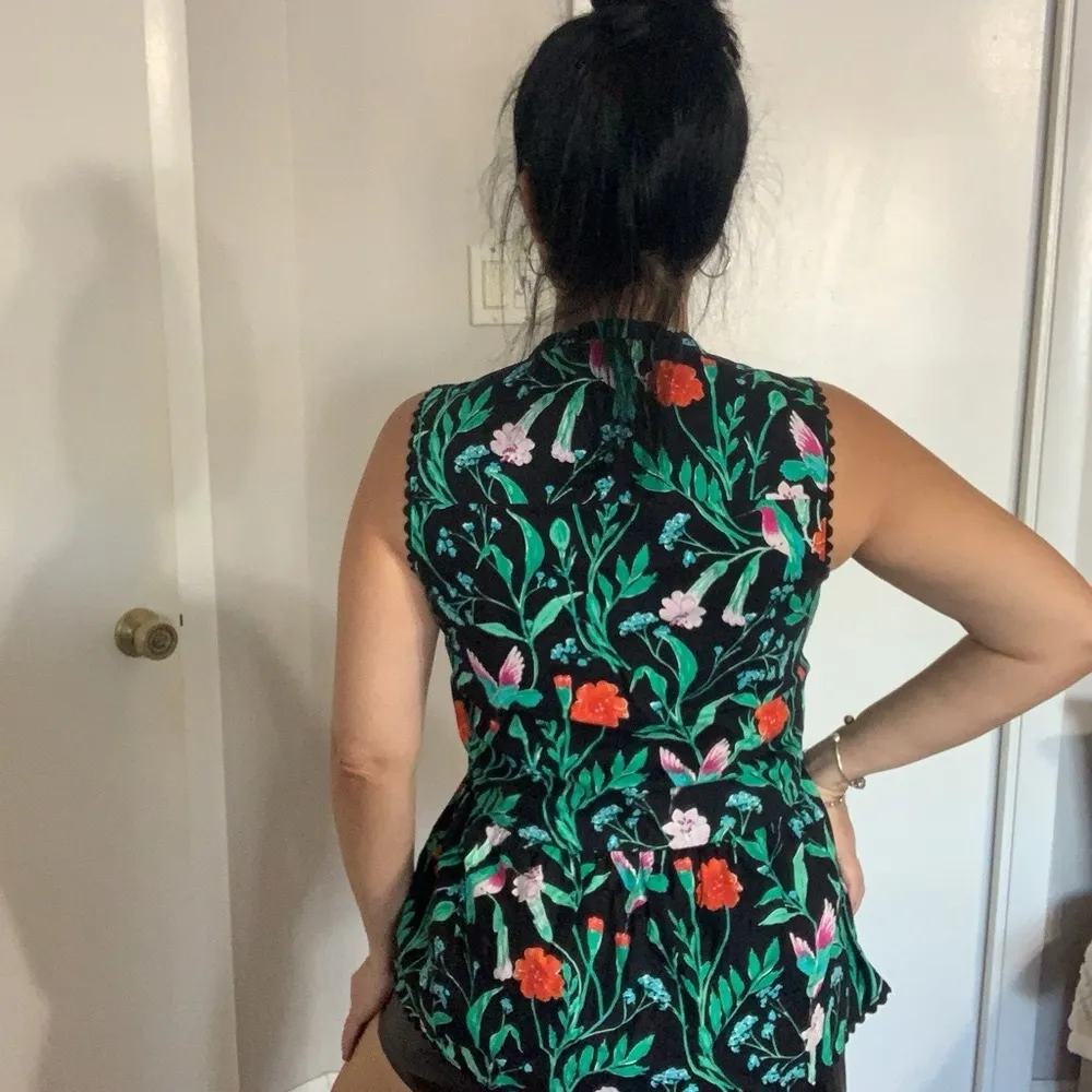 Kate Spade Jardin Poplin Top Size Small flowers hummingbirds - Image 4