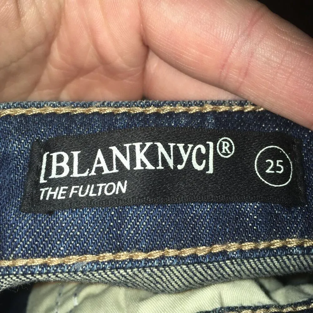 BlankNYC the Fulton distressed rolled raw hem size 25 jean shorts - Image 6