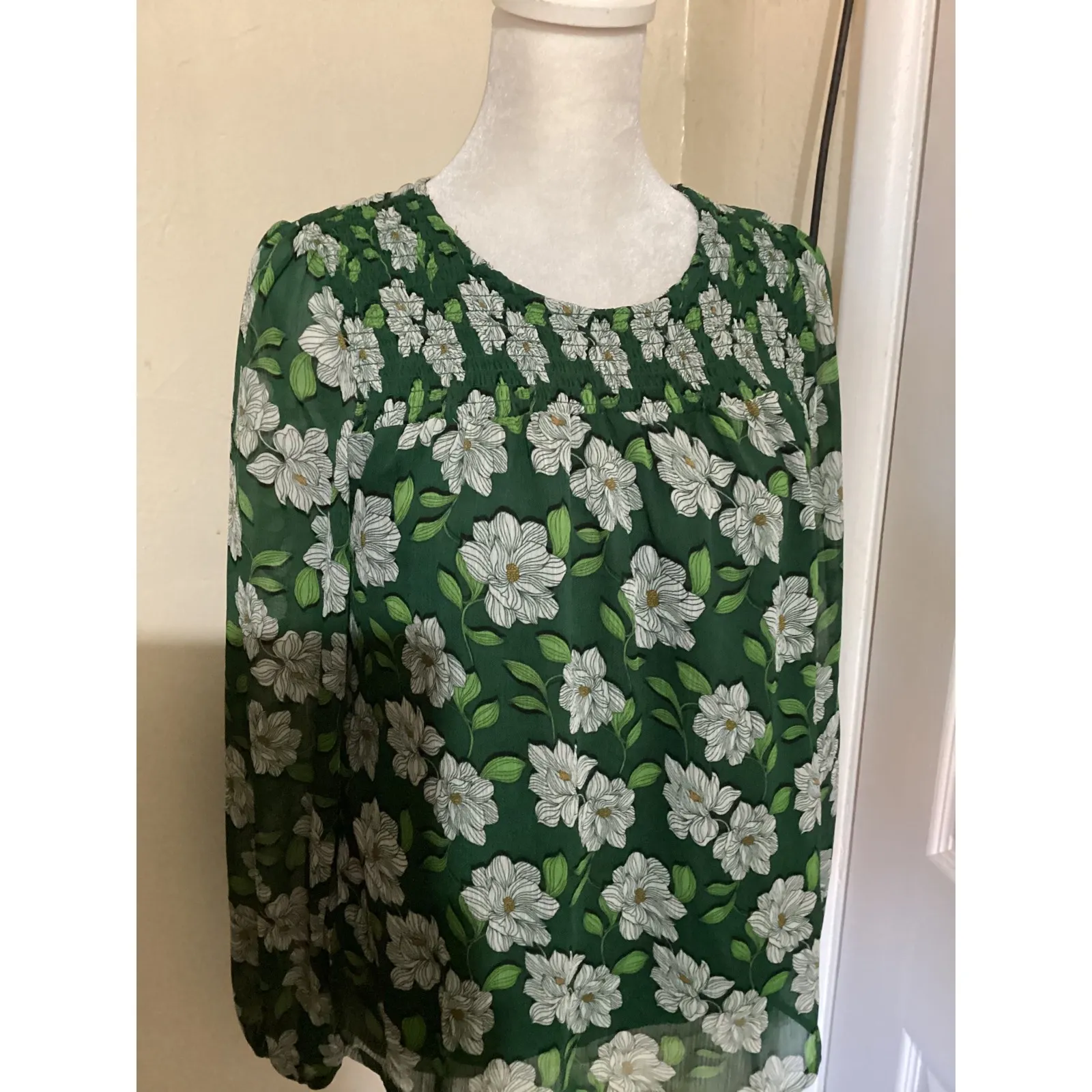 Draper James Green Floral Smocked Neck Long Sleeve Blouse XS - Image 2