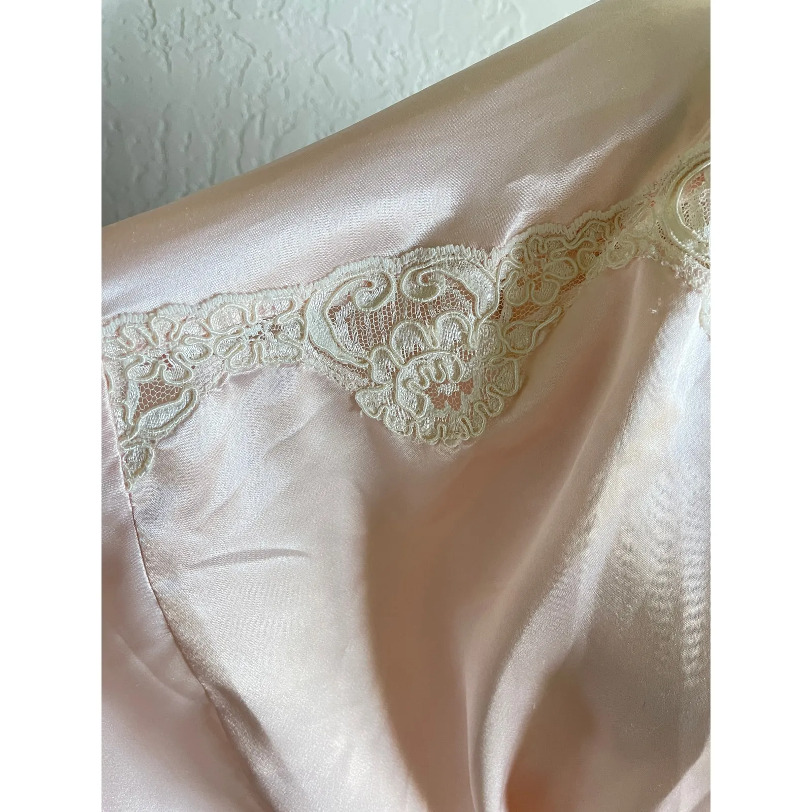 Vintage Intimate Concepts by Terry Russo Pink Floral Lace Applique Satin Robe Size M - Image 11