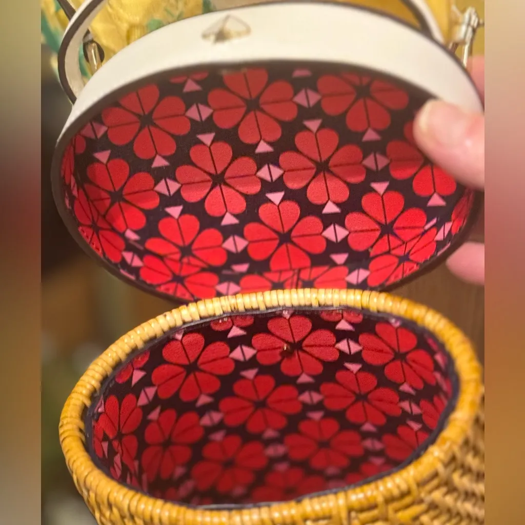 Kate♠️Spade White Mini Rose Rattan Bucket Bag - Image 9