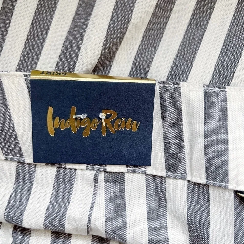 NWT Indigo Rein • Mid Rise Grey Stripes‎ Belted Mini Skirt with Pockets, Size 9 - Image 3