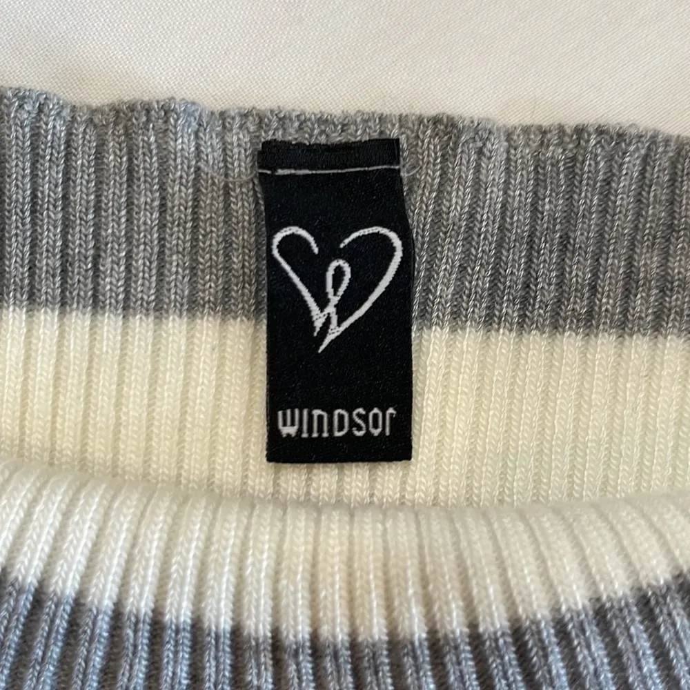 WINDSOR off the shoulder striped crop sweater  Size Medium - Image 2