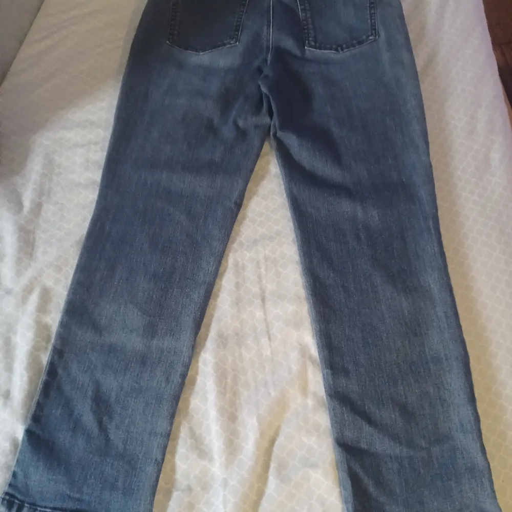 Gloria Vanderbilt Amanda Jeans Women's Size 10 Blue Short Straight Stretch Denim - Image 6