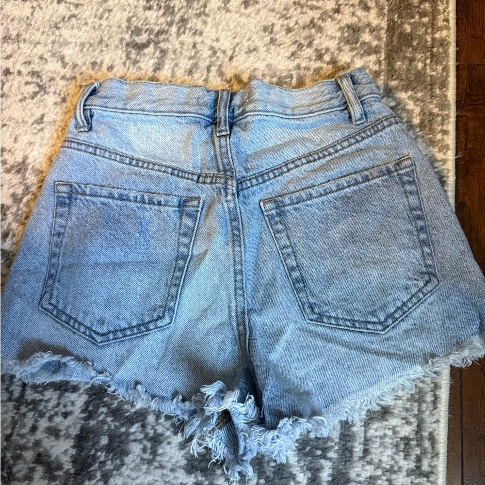 Pacsun Women’s Light Wash High Waisted Denim Shorts size 24 - Image 6