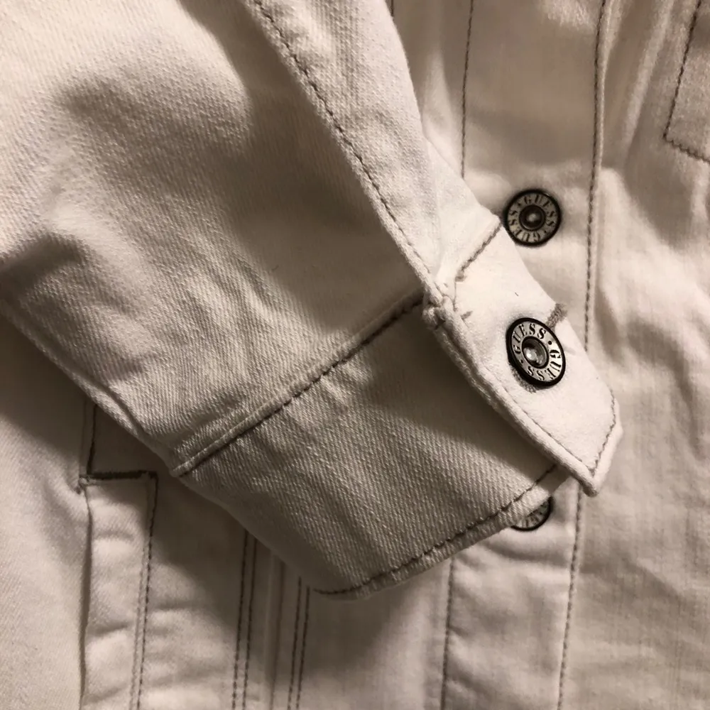 NEW  White Denim Sexy Trucker Jacket Large - Image 9