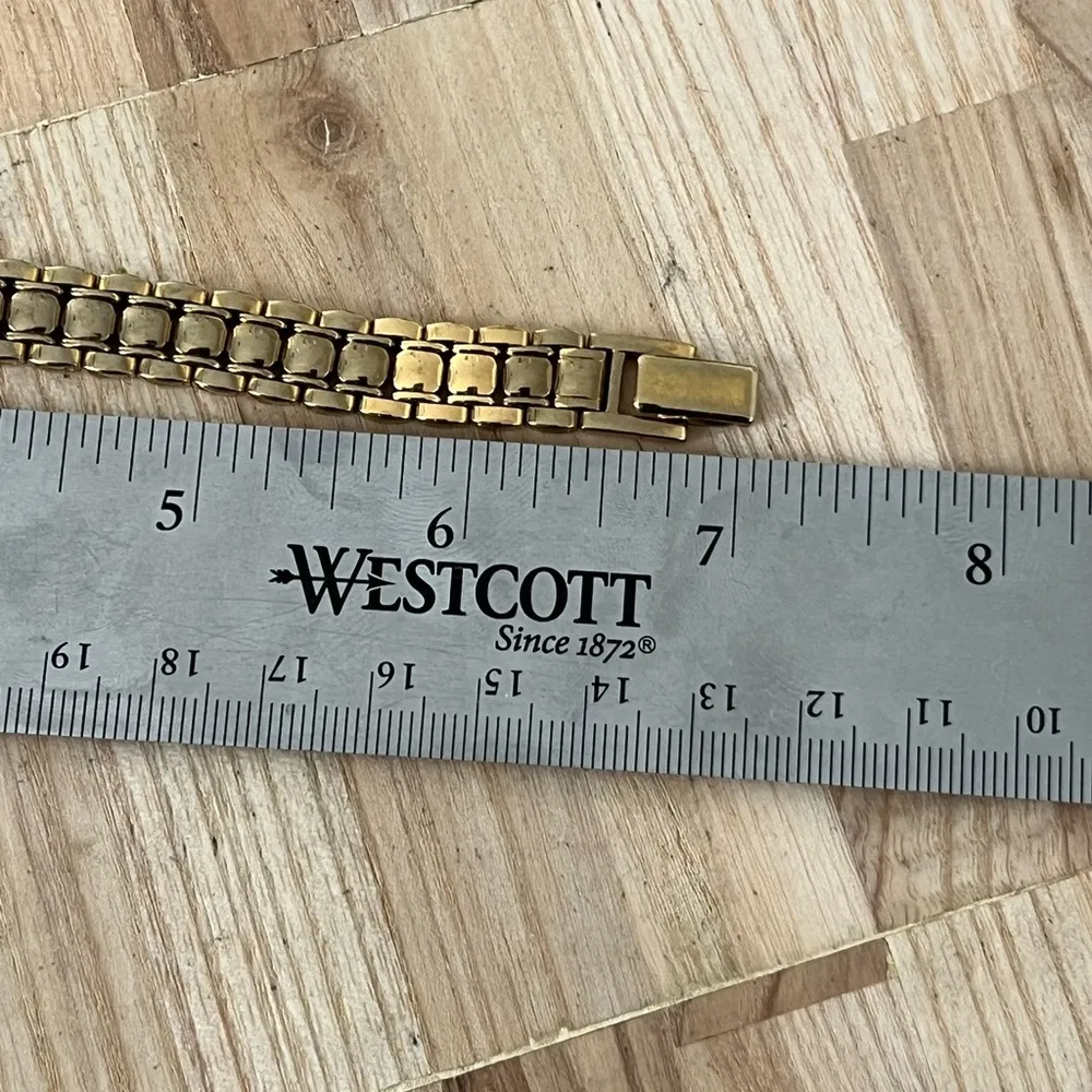 Seiko Vintage Ladies Watch Black Dial Gold-Tone Bracelet, Case, Hands, Markers - Image 14