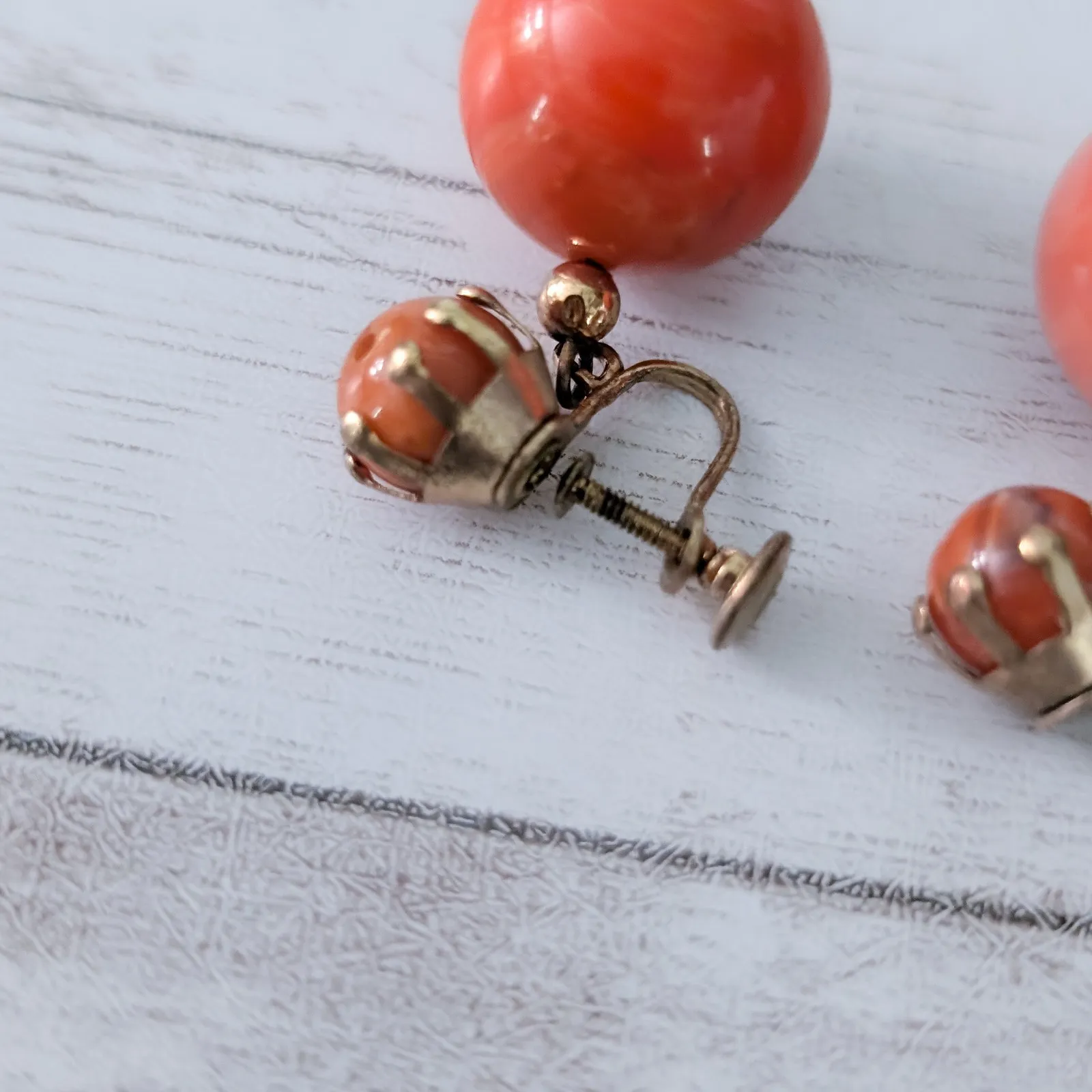 Vintage Screw On Earrings Orange Marbled Pattern Ball Dangle Retro Statement - Image 3