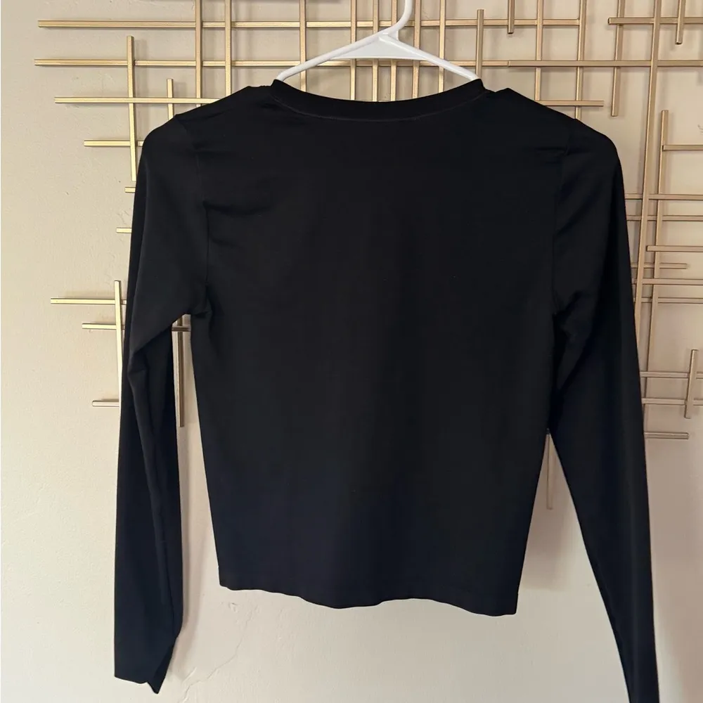 Aritzia Seamless Long Sleeve - Image 4