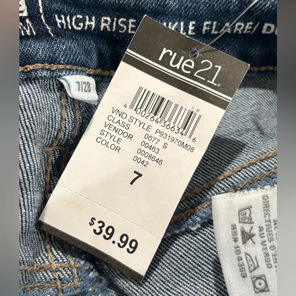 🆕 YMI Women's Classic High Rise Ankle Flare Blue Flare Jeans Size 7/28 - Image 8