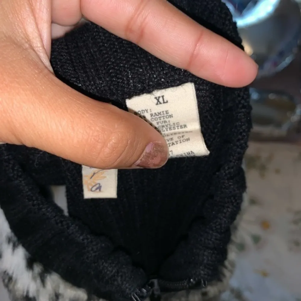 Tiara vest Size XL - Image 2