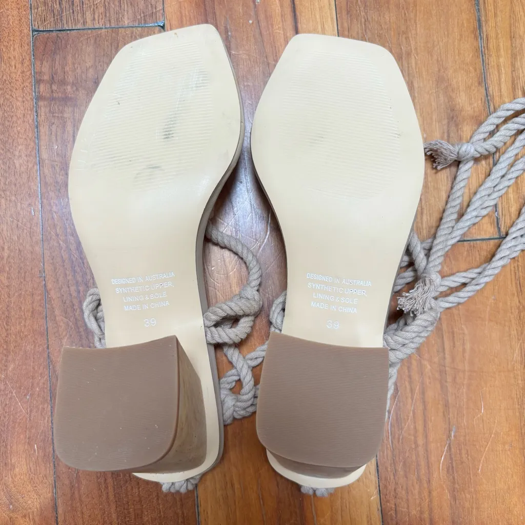 NWOT COVET Shoes Elsa Nude Heels Wood Block Heel Tie Up 8 Tan - Image 6