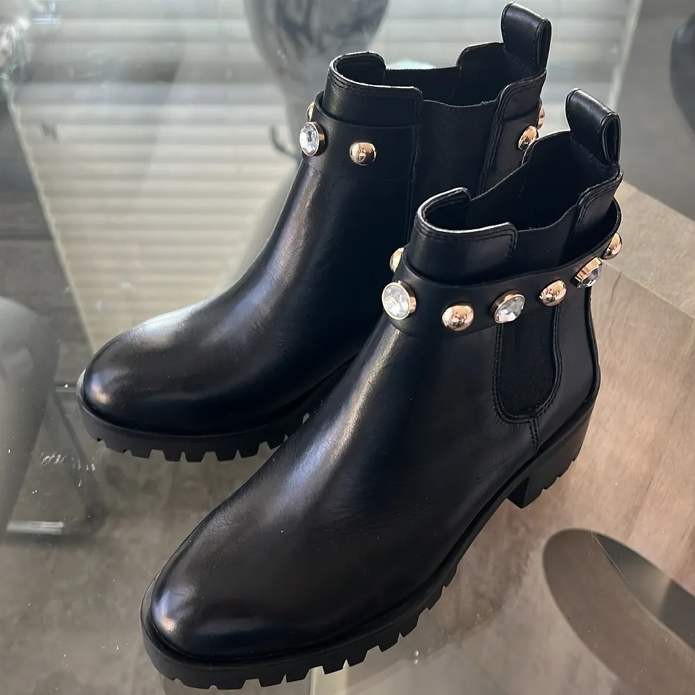 Karl Lagerfeld Paris Porshay Lug Sole Boots in Black, Size 8.5 New w/o Box - Image 5