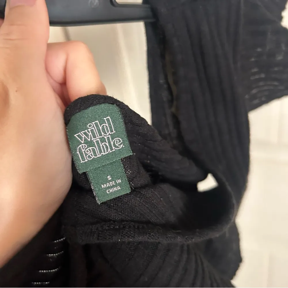 Elegant Black Women's Top - Image 3