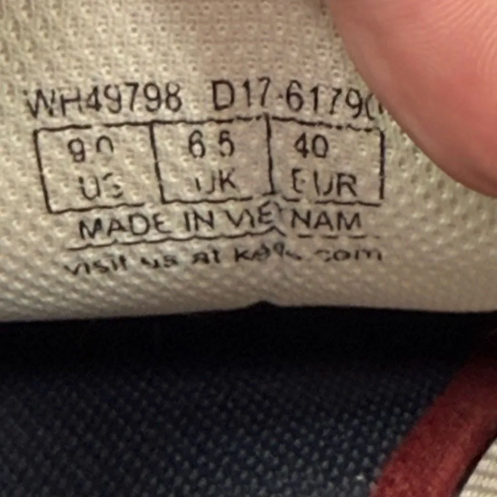 Keds Women’s white leather athletic shoe size 9 - Image 6