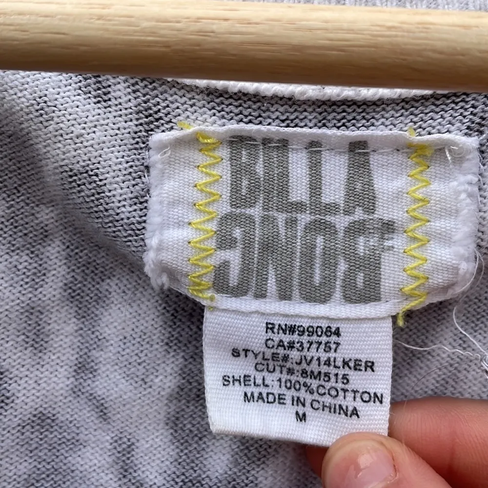 Billabong women's medium v neck cream and black sweater - Image 2