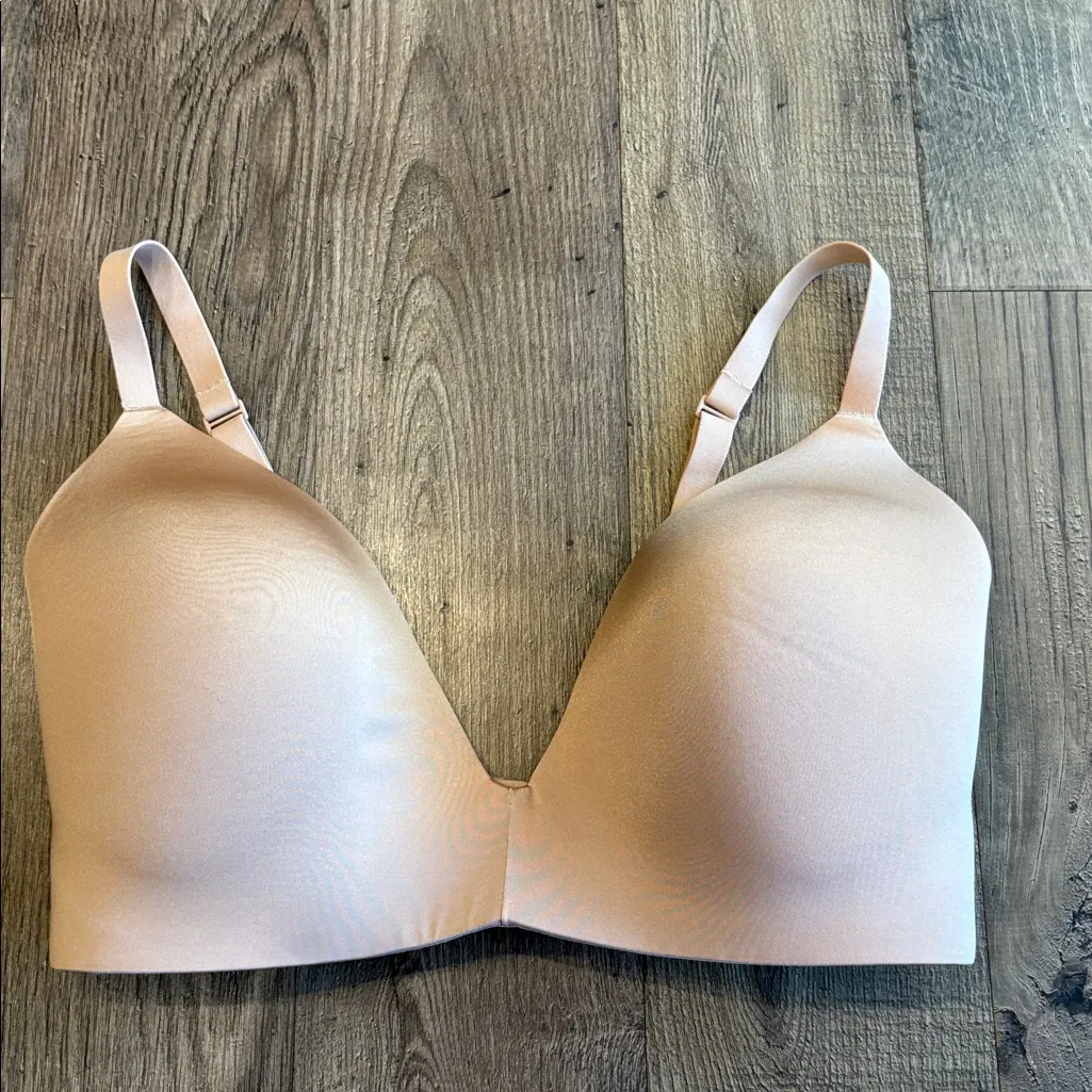 SKIMS wireless form T-Shirt Demi Bra - Image 2