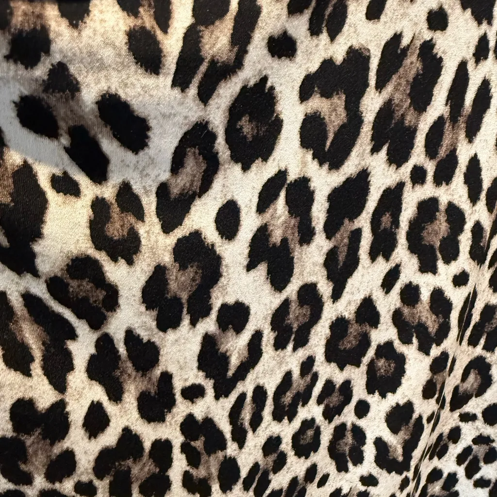 Vince Camuto Black and Cream Animal Print Pencil Skirt - Image 4