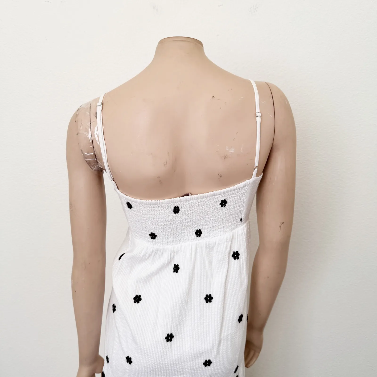 [LOFT] White Black Floral Embroidered Twist Front Ruffle Hem Midi Dress Size XL - Image 5