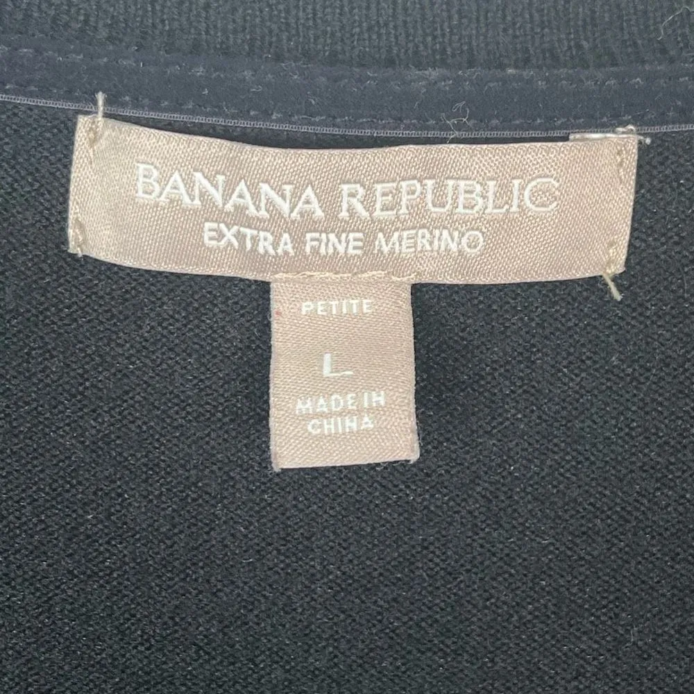 Banana Republic Sz L P Black Merino Wool Vneck Sweater - Image 4