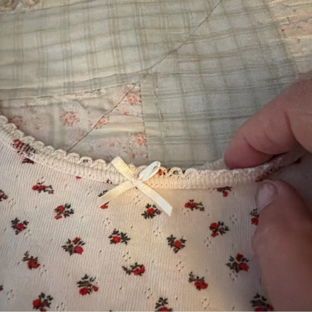 Brandy Melville White Tank Top with Red Floral Pattern - Image 3