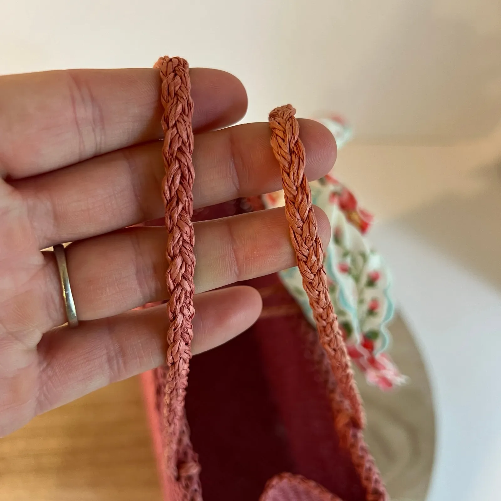 Vintage 70s Pink Mesh Weaved Square Open Style Top Handle Bag with Bow Bandana - Image 10