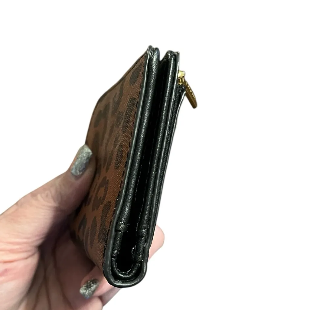 Fossil Logan RFID Small Bifold Wallet - Leopard Print Polyurethane-Coated Fabric - Image 9