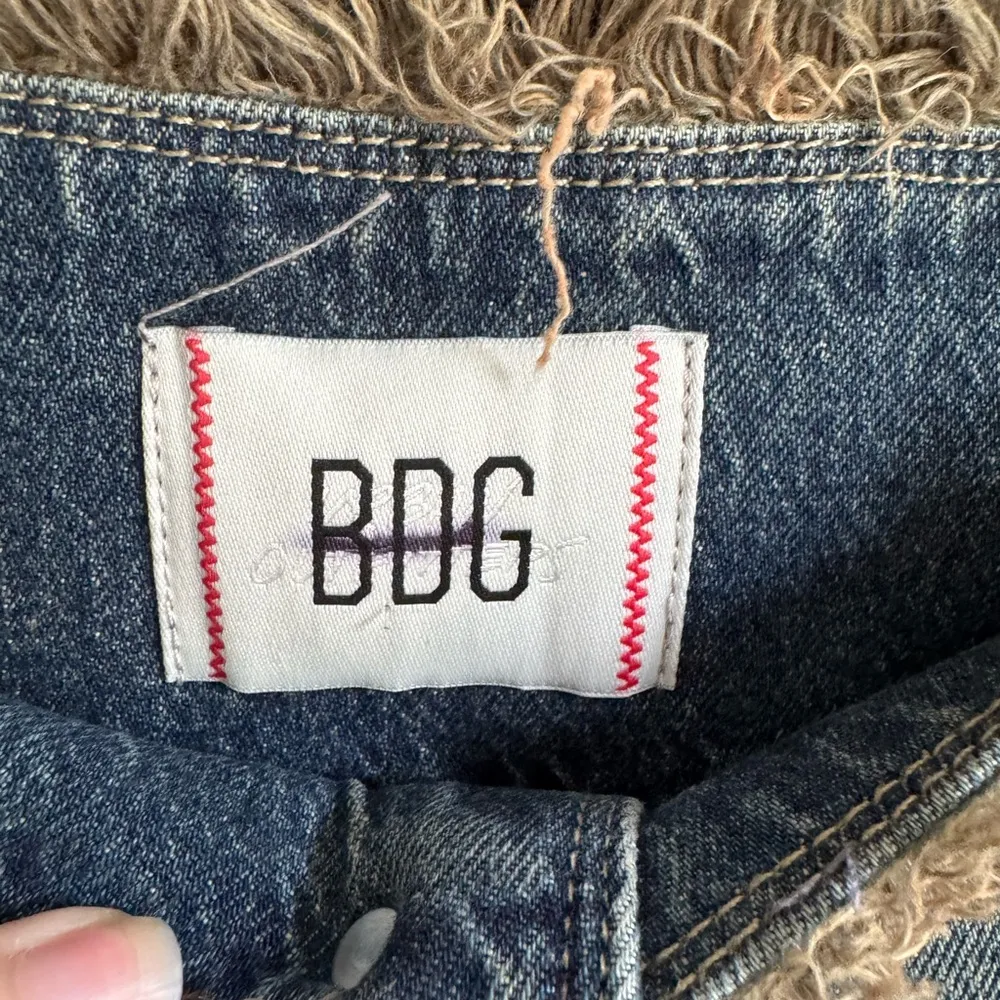 BDG Urban Outfitters Mid Wash Low Rise Fringe Skinny Jeans Womens 27 Y2K - Image 4