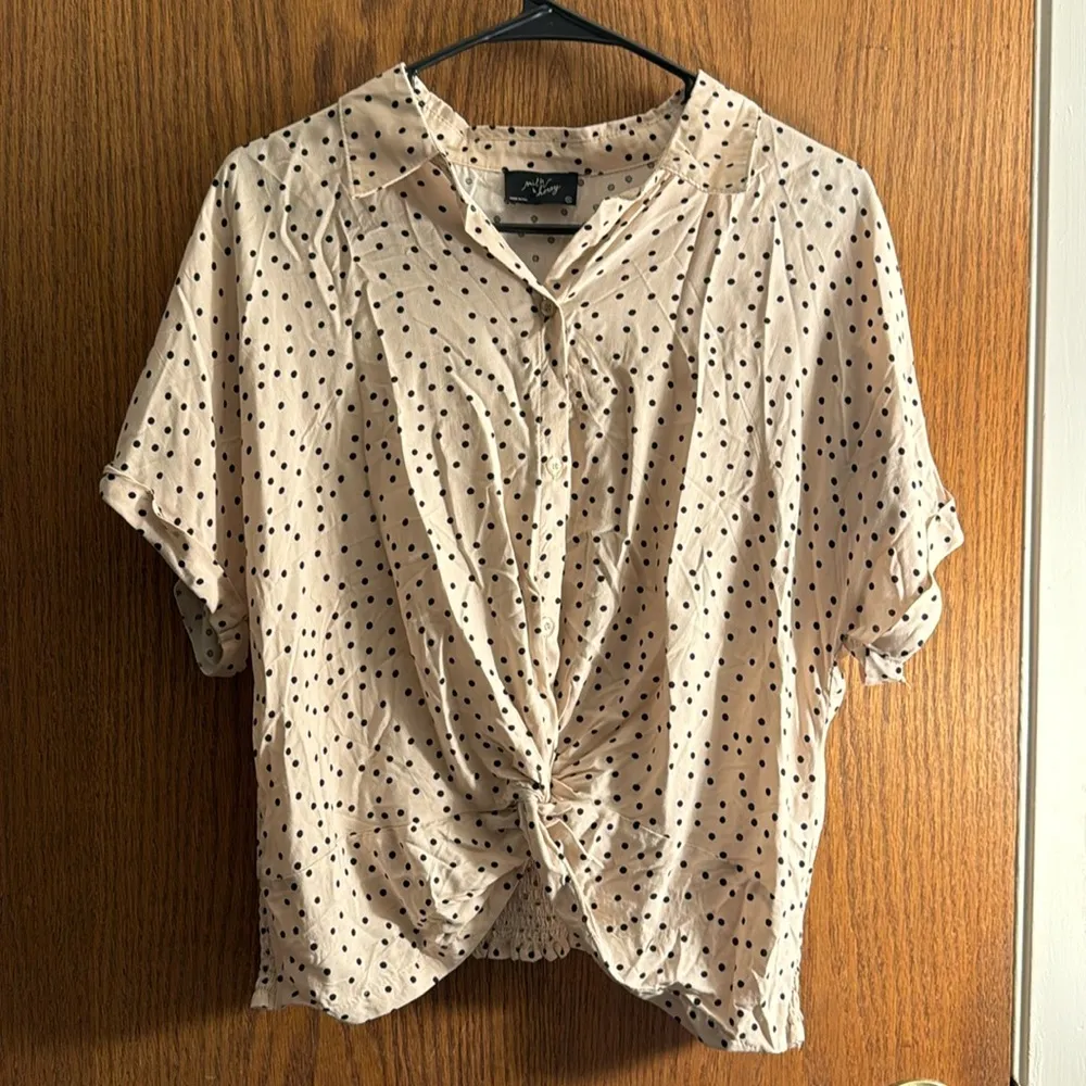 Milk & Honey Crop Top S/S Button Down Polka Dot Cream Black Size XL EUC #1041 - Image 2