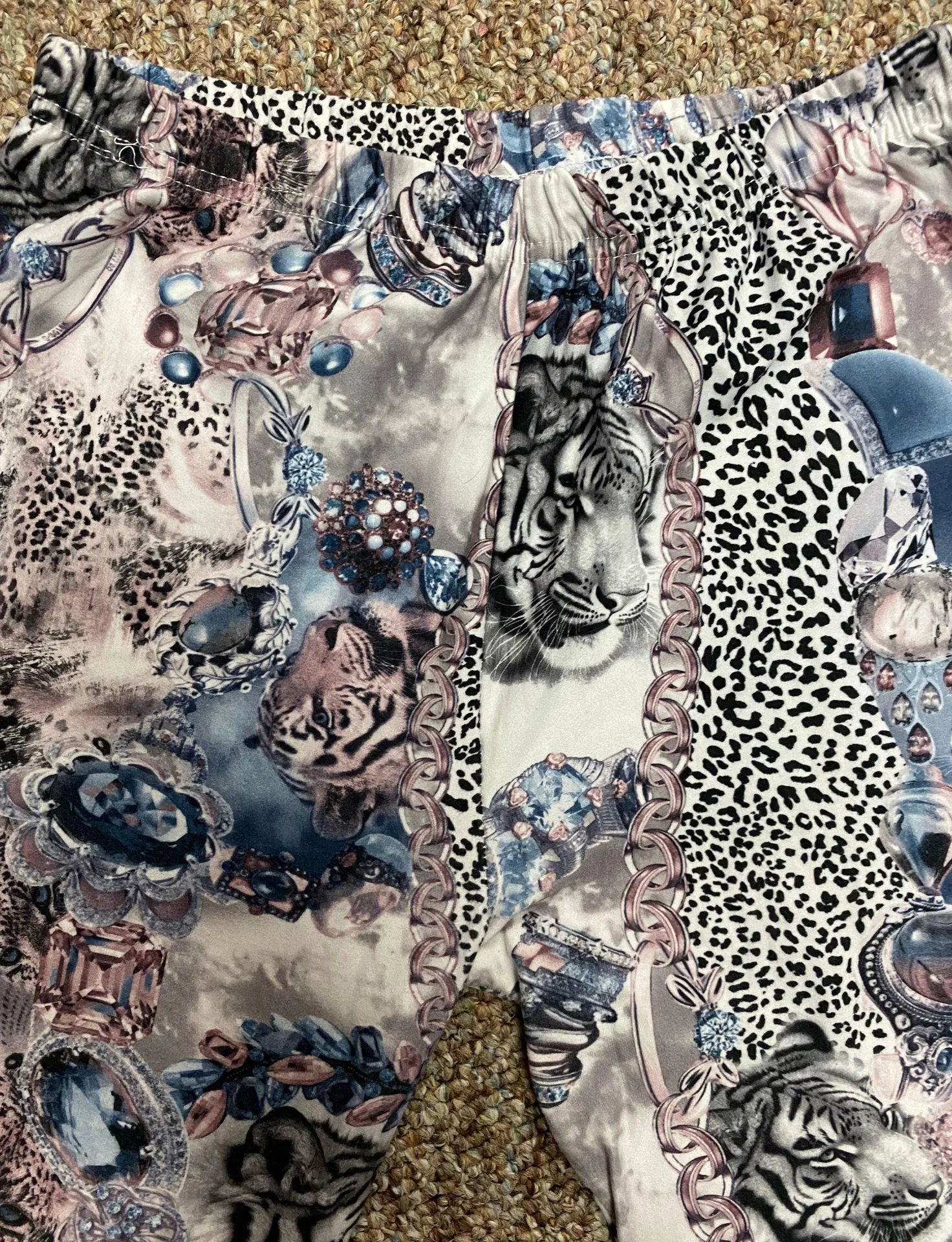 Pink, blue, cream & blk bejewel tiger, leopard leggings. Size medium Multiple - Image 5