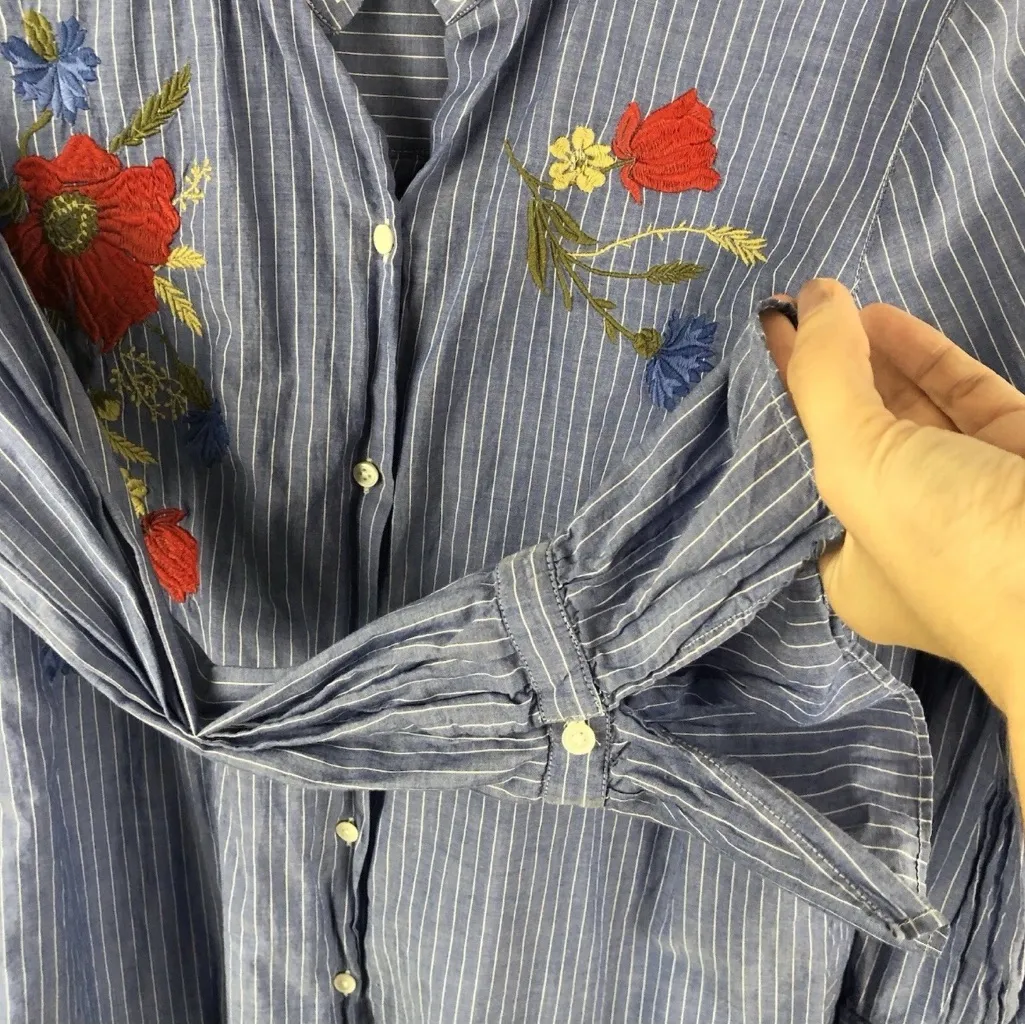 Loft  Blue and white Striped button front floral embroidered shirt small - Image 8