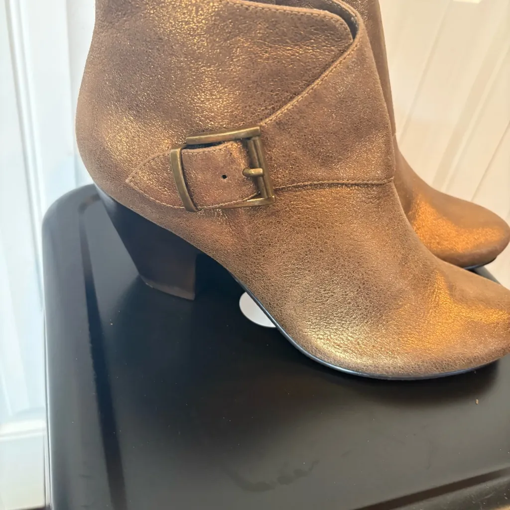 Chico’s Bronze Heeled Ankle Boots Size 9.5 - Image 4