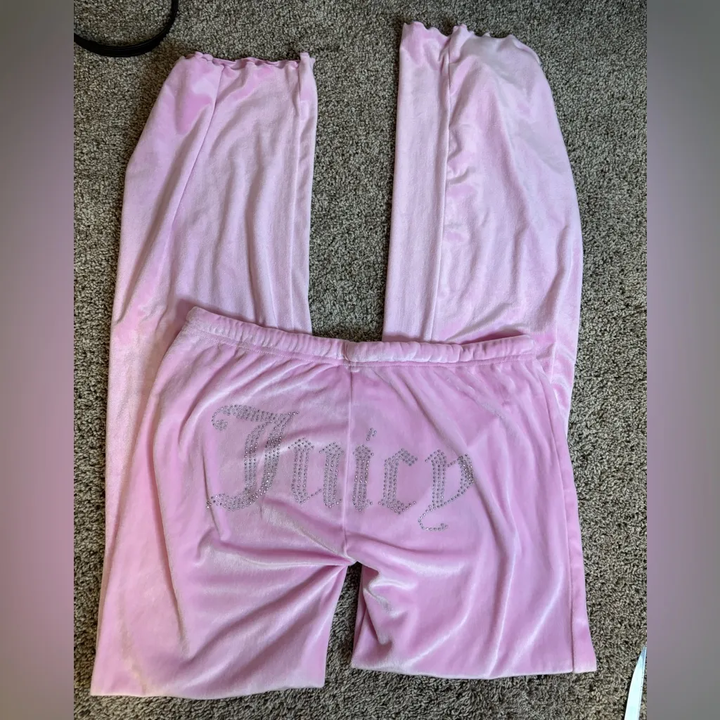 Juicy Couture Light Pink Velour sweatpants - Image 2