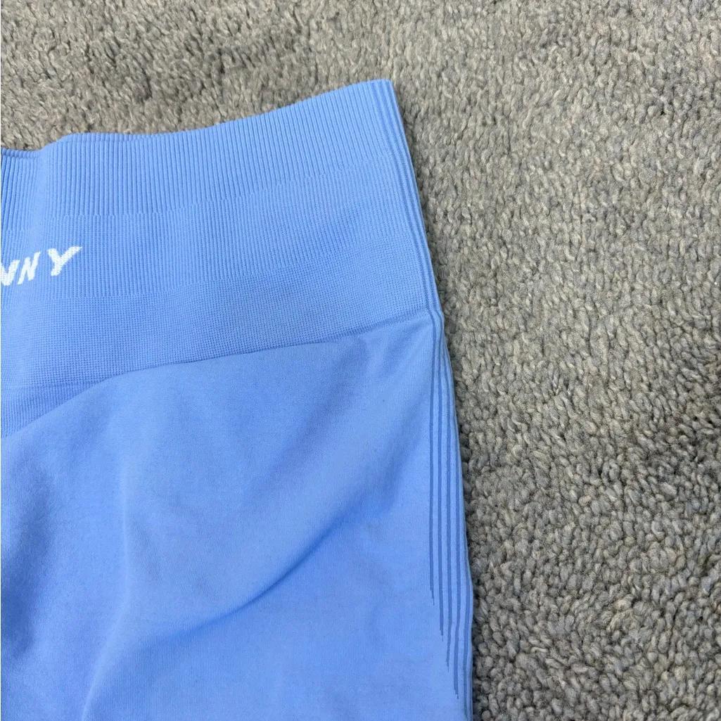 STUNNY Women Workout Shorts Active Seamless Scrunch High Waisted periwinkle blue Size M - Image 5