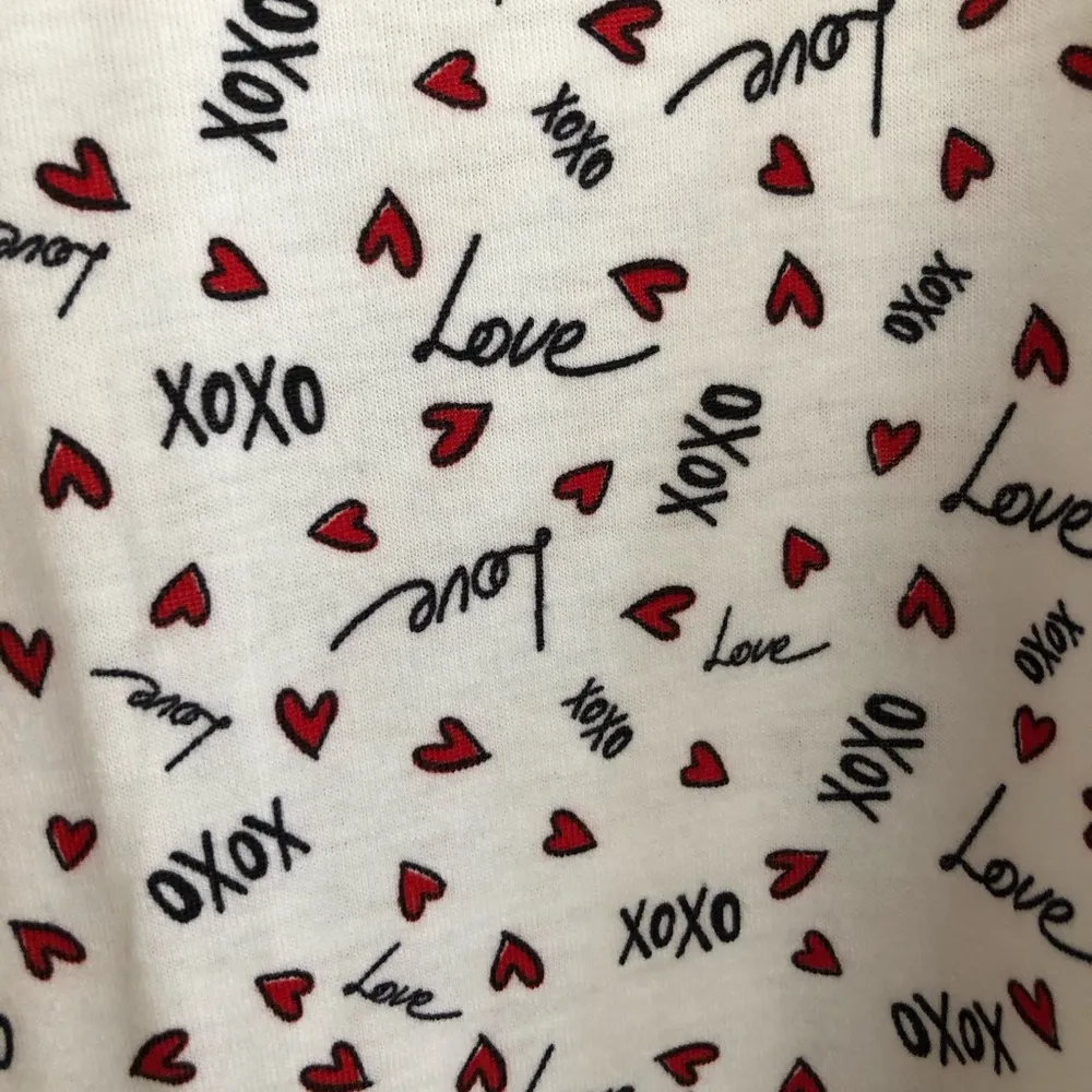 FRESHMAN Womens T-Shirt Size Medium Semi Relaxed Fit LOVE XOXO PRINT New - Image 4