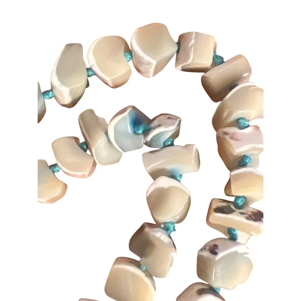 Vintage Les Bernard Chunky Shell Chip Necklace Blue Knotted 33" Missing Clasp White - Image 3