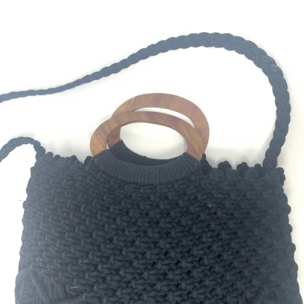 Danielle Nicole Macrame Fringe Tassel Wooden Handle Crossbody Bag in‎ Black - Image 4