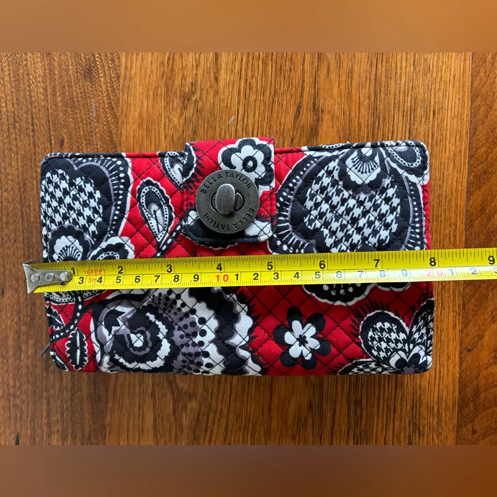 NWOT BELLA TAYLOR Red and Black Quilted Floral Wallet with Coupon Organizer! - Image 10