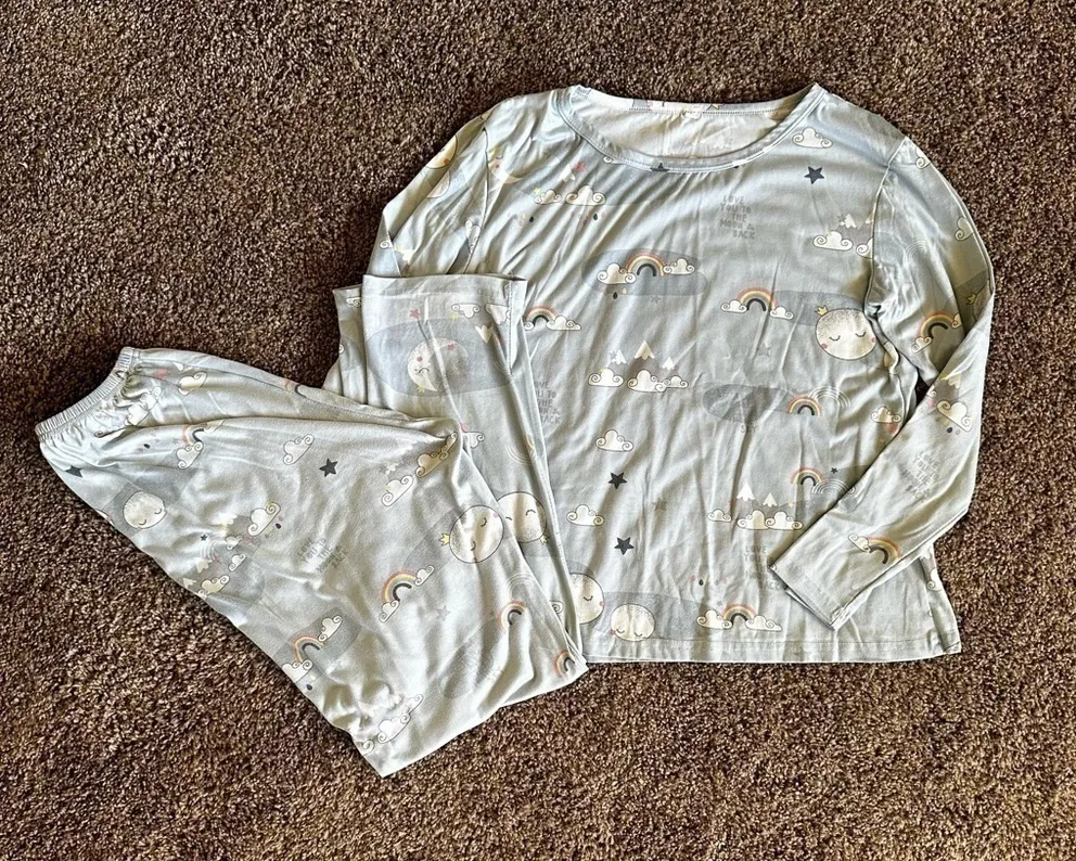 Womens/juniors pajama set long sleeve pants mountains clouds XS - Image 1