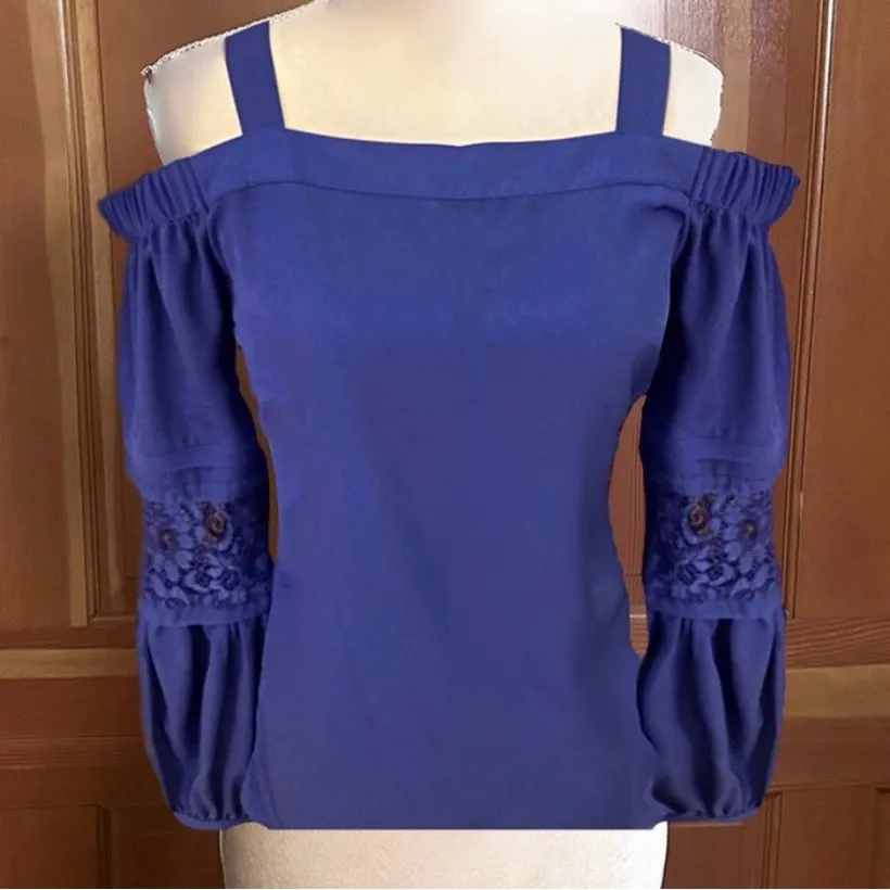 Mint Condition Blue Thalia Sodi Blouse. Size Small - Image 7