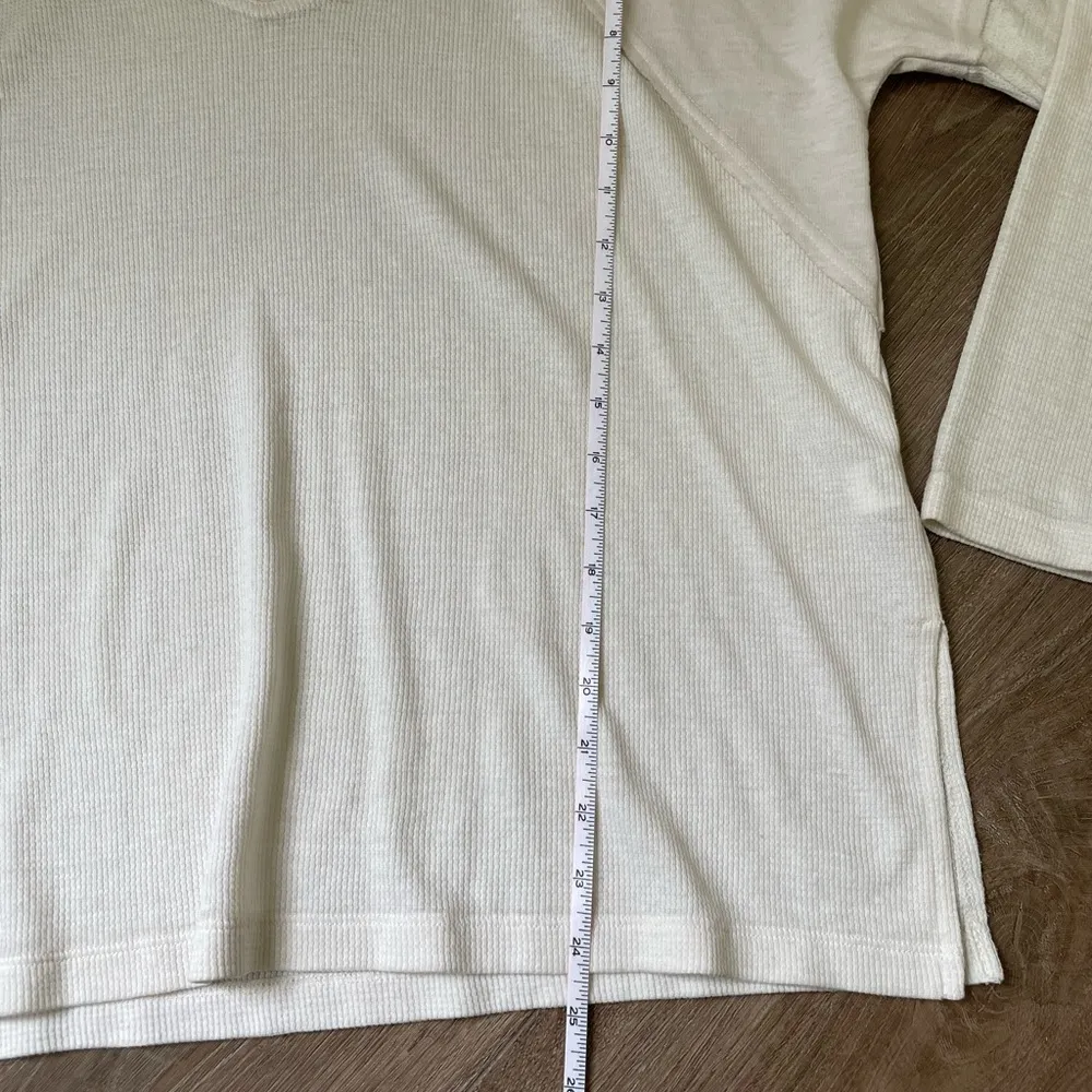 Lucky Brand Cream Waffle Knit Top Long Sleeve V-neck Thermal Shirt ~ Size M - Image 14