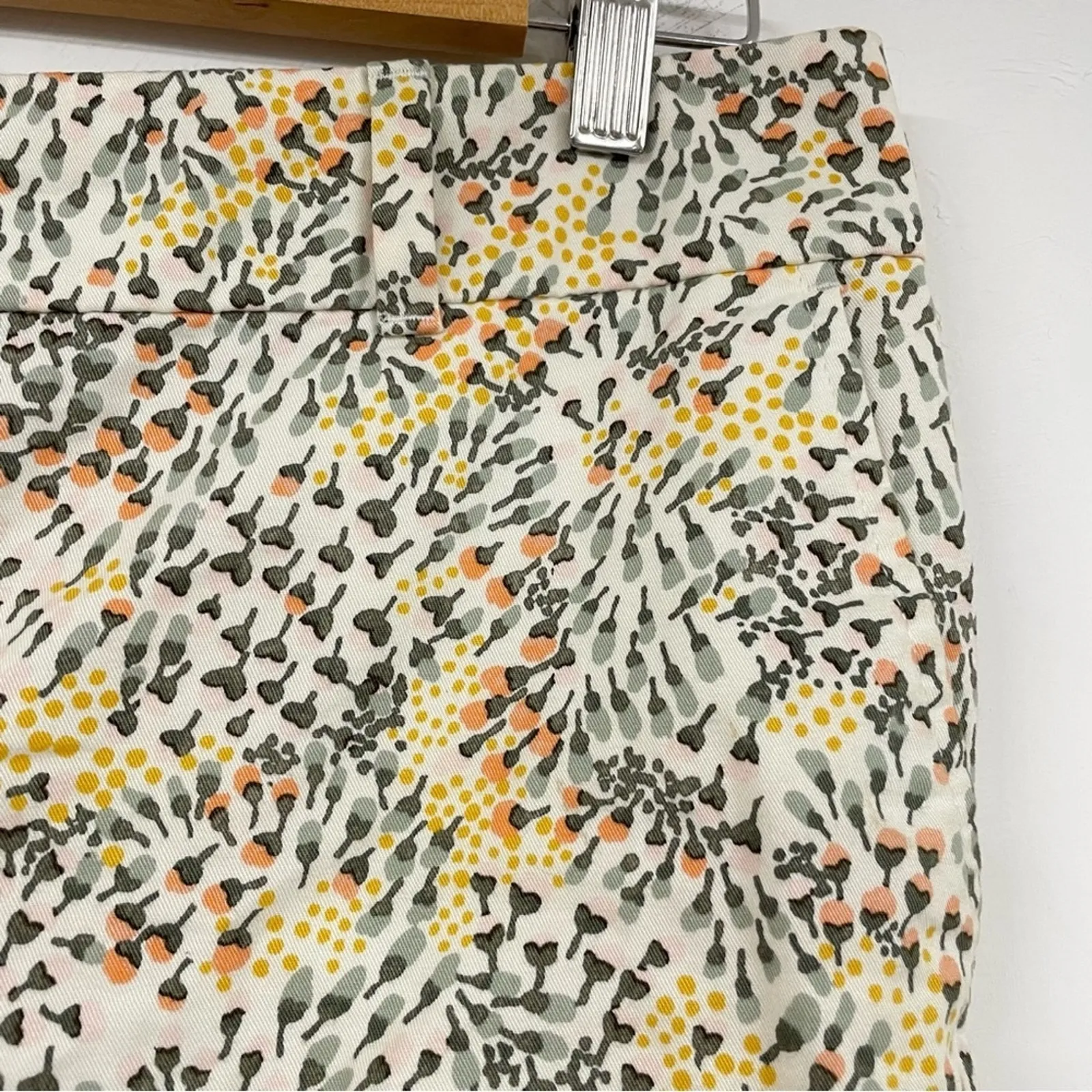 Loft White Orange & Yellow Floral Womens Chino Dressy Shorts Womens 8 Beachy - Image 5