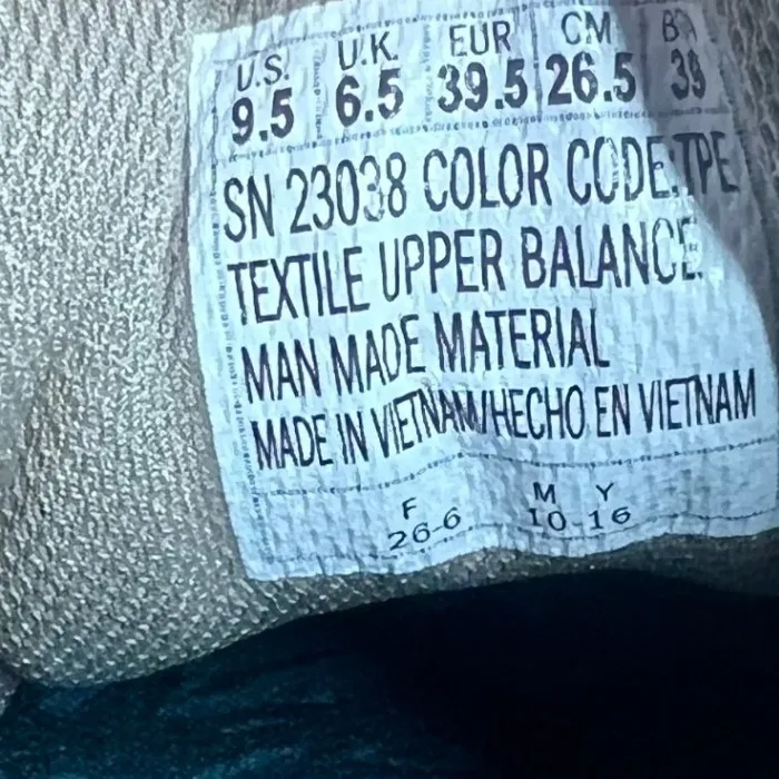 Skechers Breathe Easy Memory Foam Knit Slip On Sneakers Size 9.5 Taupe - Image 3