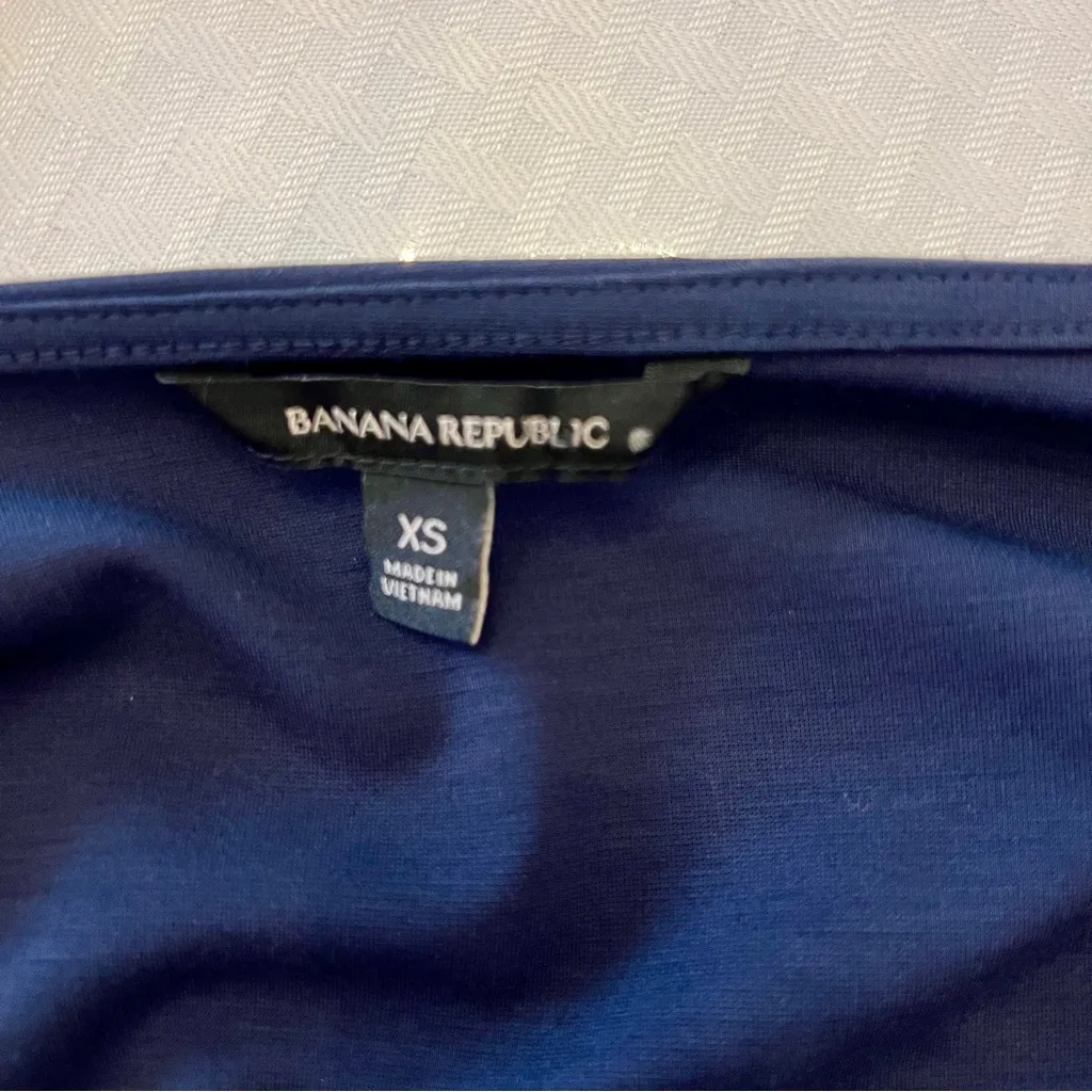 Banana Republic Navy Wrap Dress with Ruffled Bell Sleeves size XS NWOT - Image 10